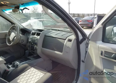 2010 Ford Escape Xlt z USA, uszkodzony, nr VIN 1FMCU0DG2AKC45957